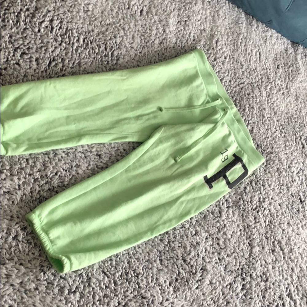 Victoria’s Secret Pink Capri Sweats